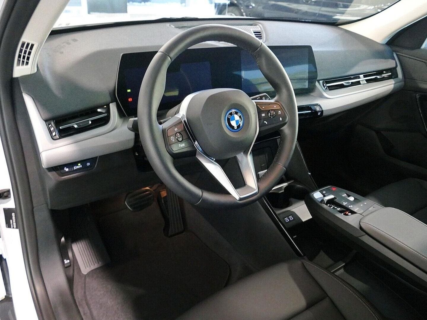 BMW iX1 xDrive30 Komfortzugang AHK