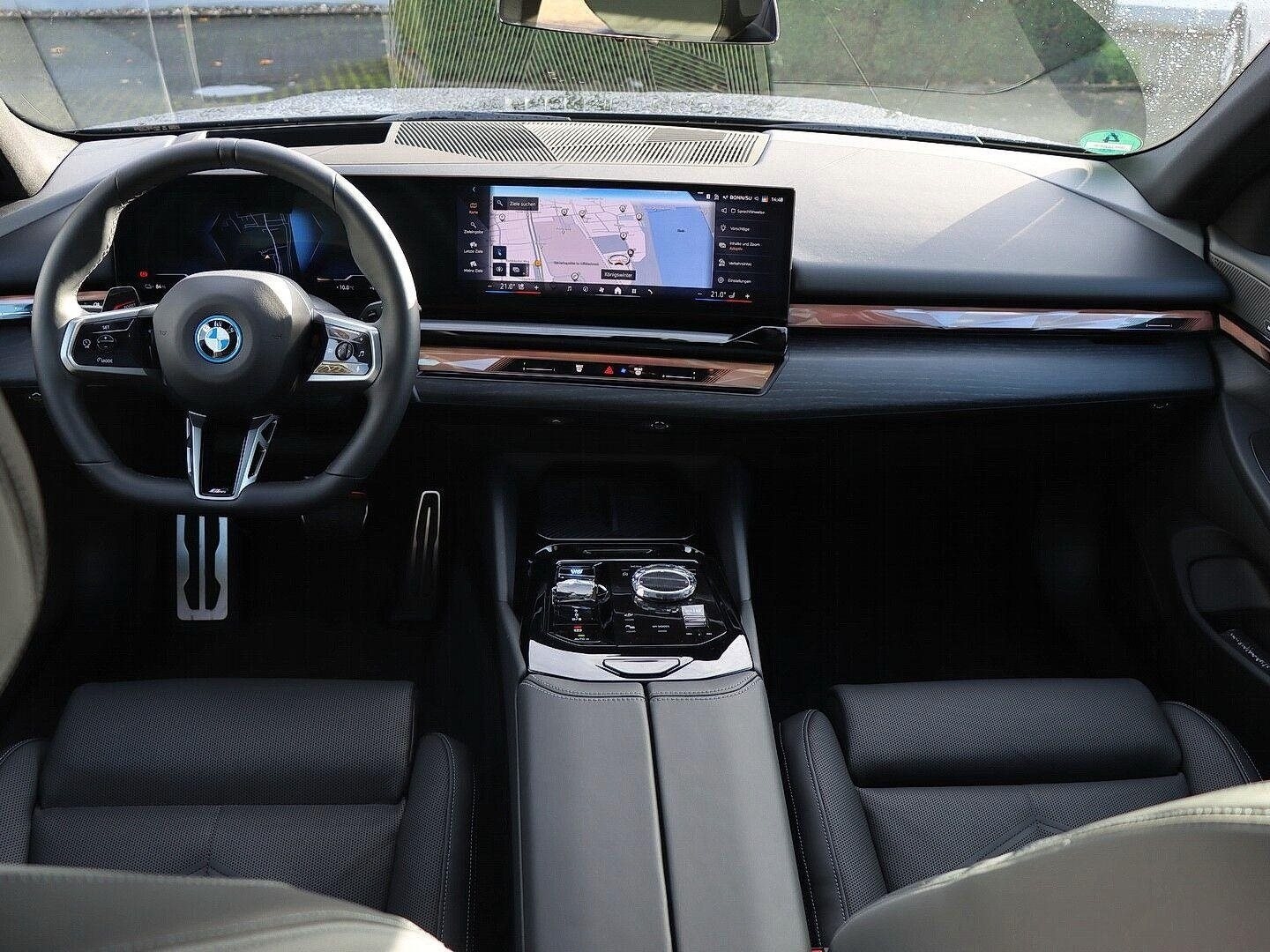 BMW i5 eDrive40 M-Sport Pro Panorama AHK