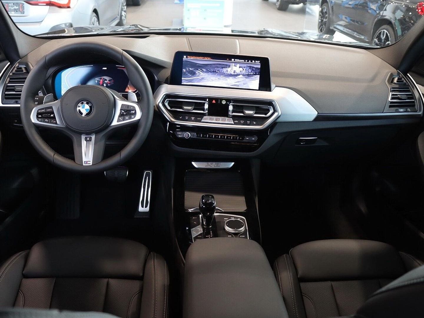 BMW X3 xDrive20d AHK Head Up Driving-Assistant