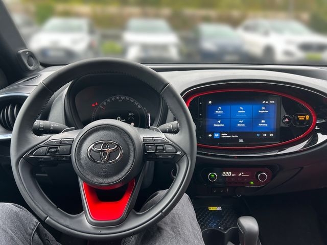 Toyota Aygo X UNDERCOVER | Navi/ ACC/ LED/ PDC/ Kam.
