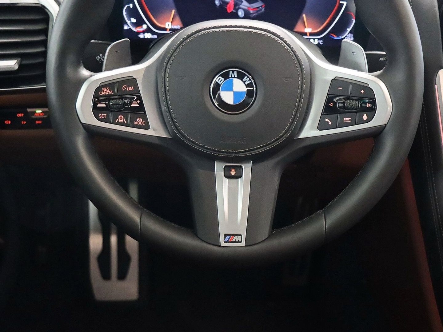 BMW M850i xDrive 