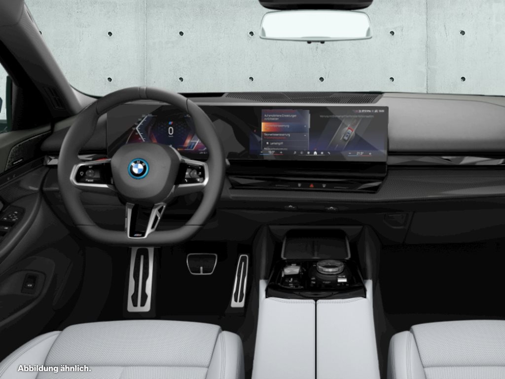 BMW i5 eDrive40 Touring Summer Sale