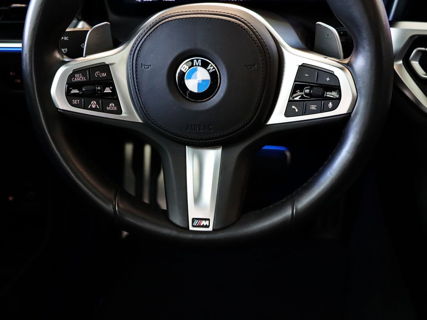 BMW 330e xDrive A
