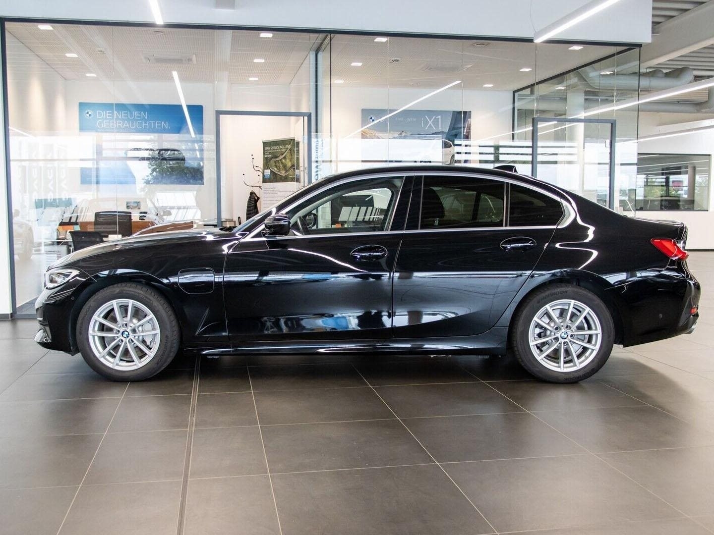 BMW 330e Limousine (2019 - 2020)