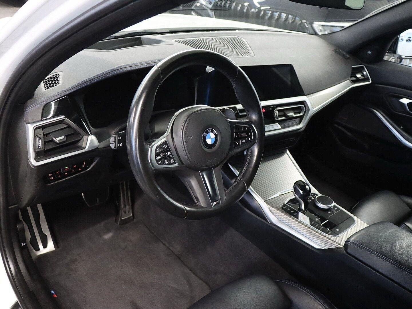 BMW 330i xDrive A